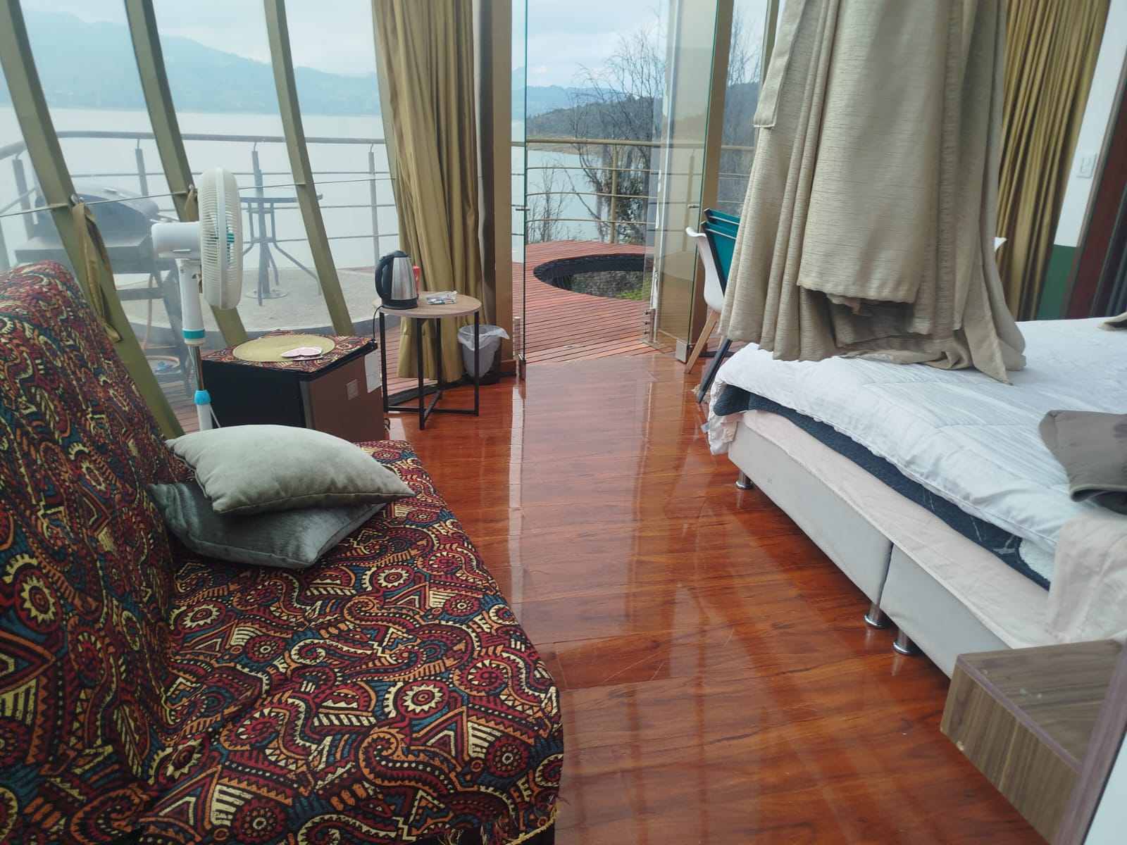 Luxury Sunset Suite Interior 1